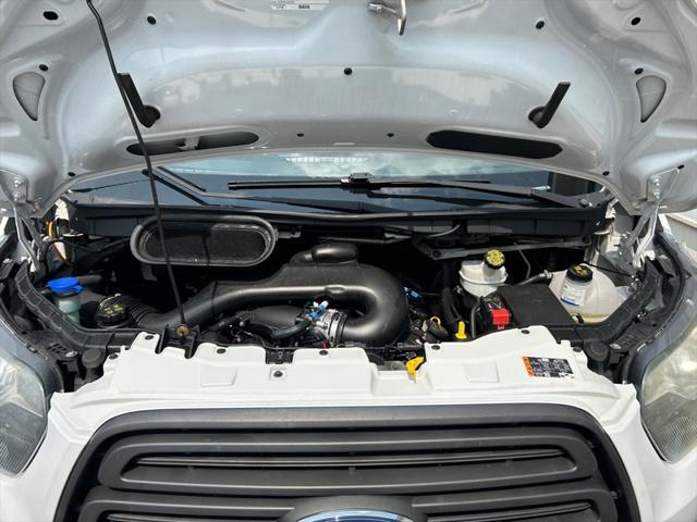 Photo of 2016 Oxford White Ford Transit-250