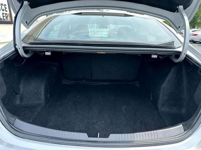 Photo of 2022 Silver Ice Metallic Chevrolet Malibu