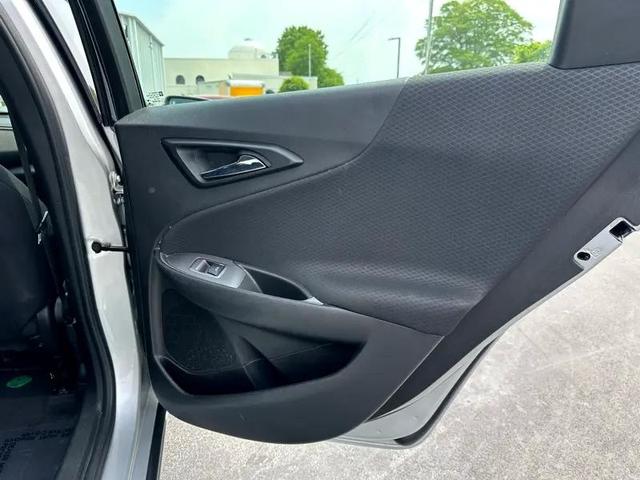 Photo of 2022 Silver Ice Metallic Chevrolet Malibu