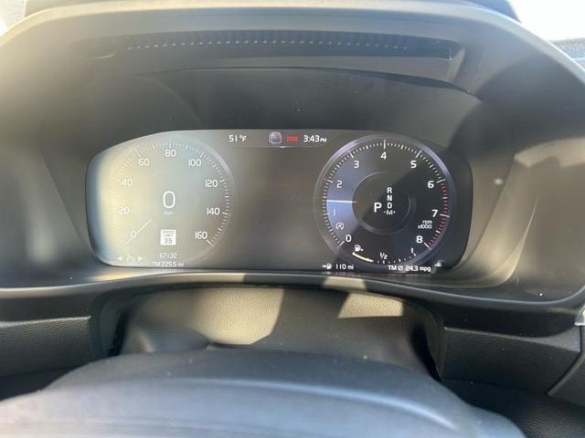 Photo of 2020 Ice White Volvo XC40