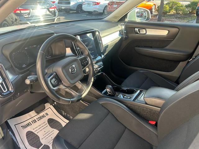 Photo of 2020 Ice White Volvo XC40