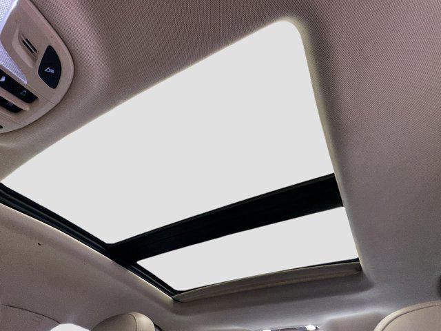 Photo of 2014 White Diamond Tricoat Buick LaCrosse