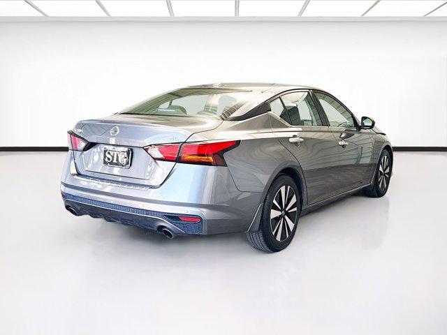 Photo of 2021 Gun Metallic Nissan Altima