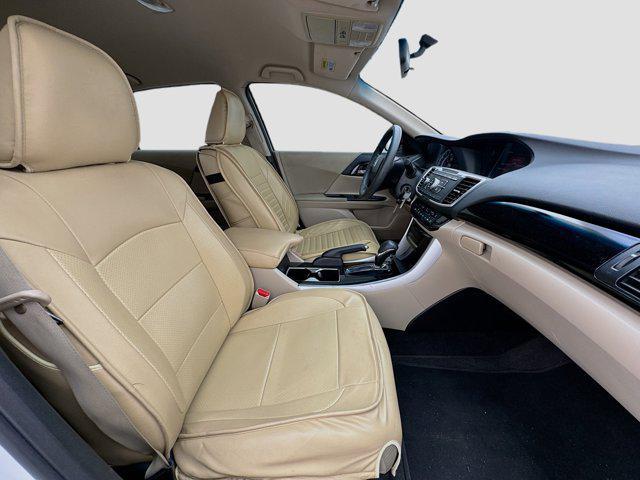Photo of 2017 White Orchid Pearl Honda Accord