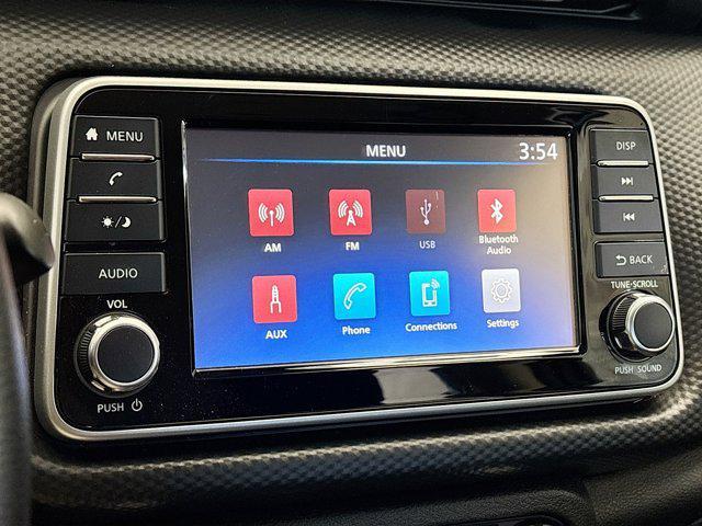 Photo of 2023 Gun Metallic Nissan Kicks