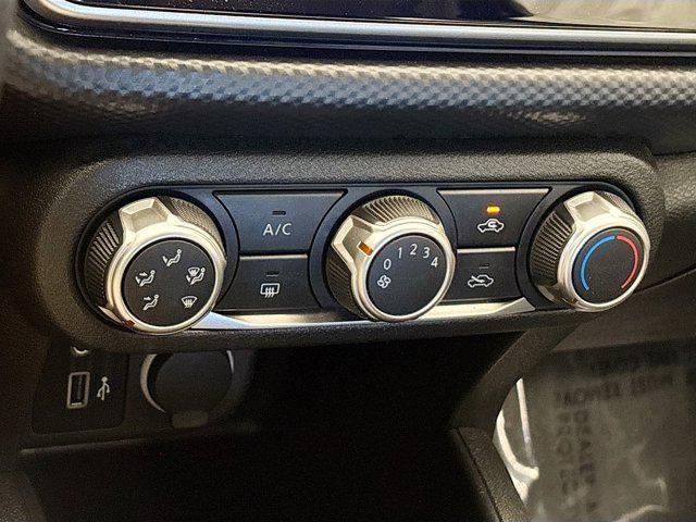 Photo of 2023 Gun Metallic Nissan Kicks