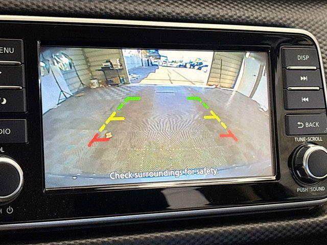 Photo of 2023 Gun Metallic Nissan Kicks