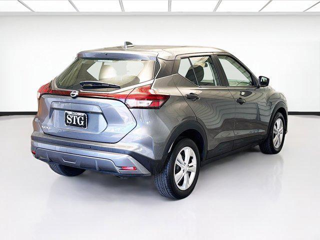 Photo of 2023 Gun Metallic Nissan Kicks