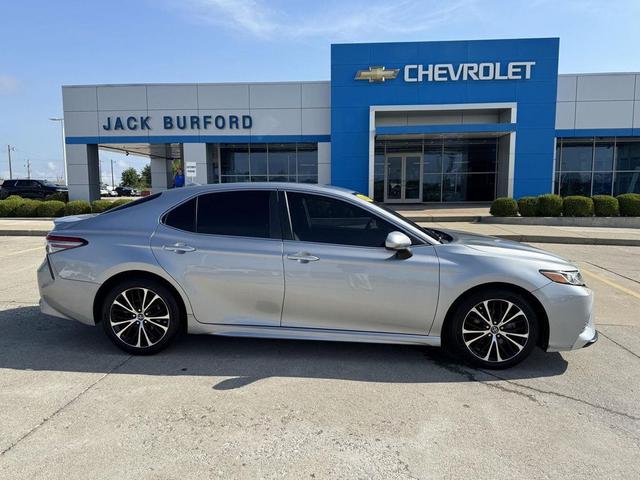 Photo of 2019 Celestial Silver Metallic Toyota Camry