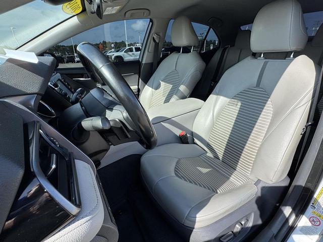 Photo of 2019 Celestial Silver Metallic Toyota Camry