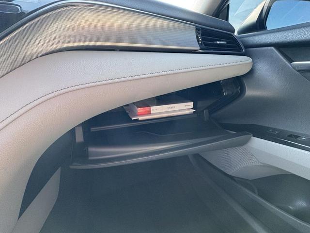 Photo of 2019 Celestial Silver Metallic Toyota Camry
