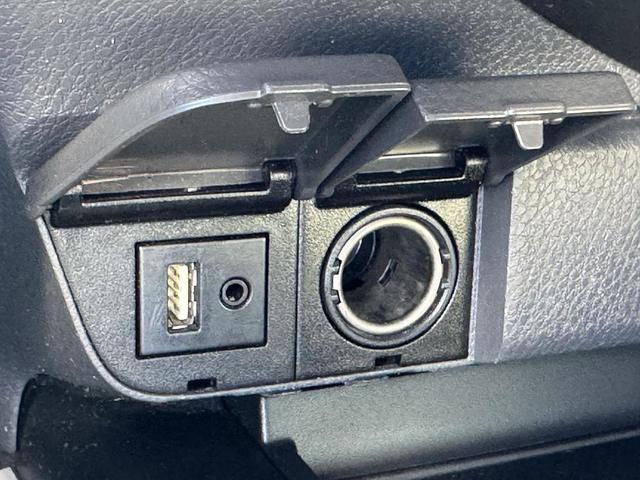 Photo of 2019 Celestial Silver Metallic Toyota Camry