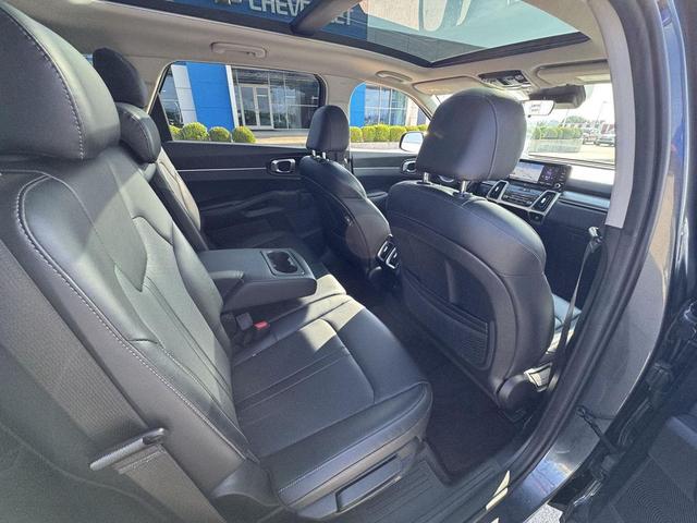Photo of 2022 Gravity Grey Kia Sorento