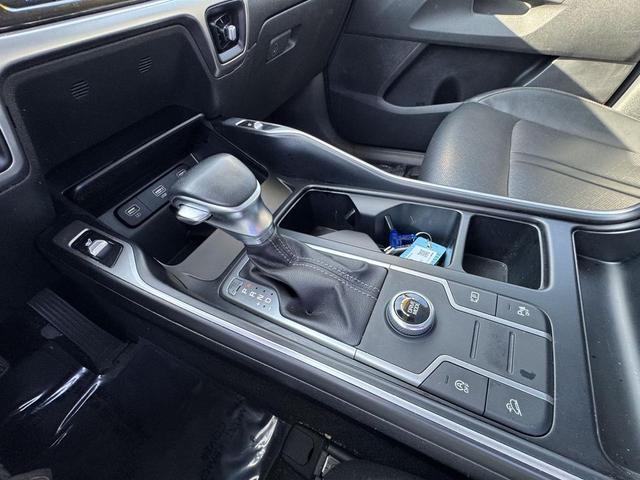 Photo of 2022 Gravity Grey Kia Sorento