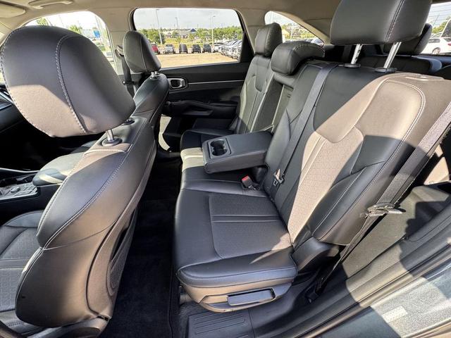 Photo of 2022 Gravity Grey Kia Sorento
