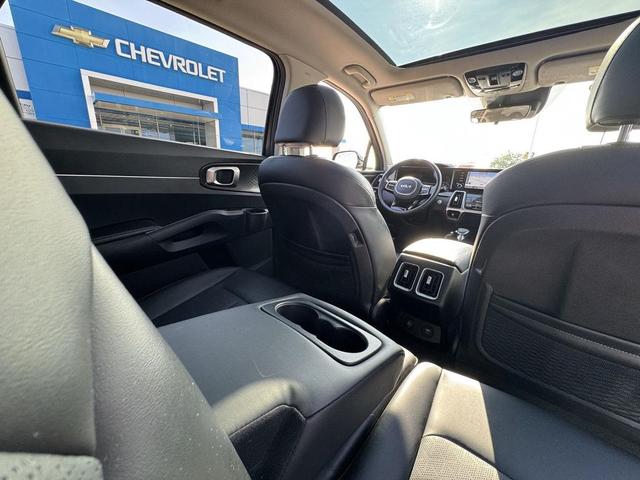 Photo of 2022 Gravity Grey Kia Sorento