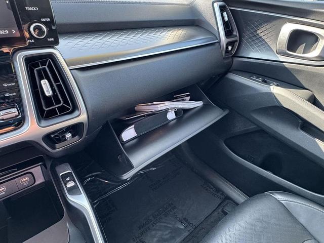 Photo of 2022 Gravity Grey Kia Sorento