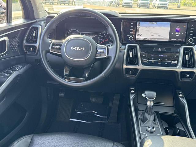 Photo of 2022 Gravity Grey Kia Sorento