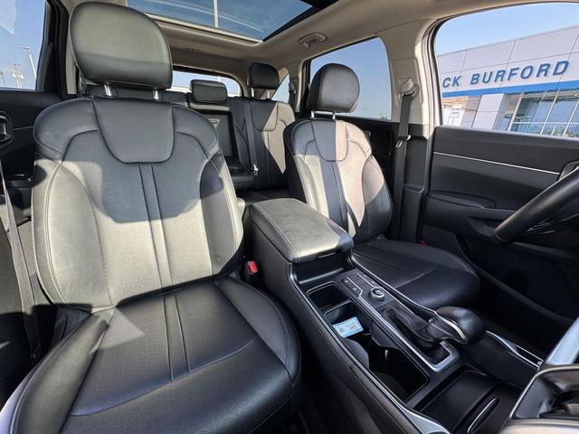 Photo of 2022 Gravity Grey Kia Sorento
