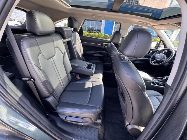Photo of 2022 Gravity Grey Kia Sorento