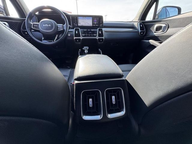 Photo of 2022 Gravity Grey Kia Sorento