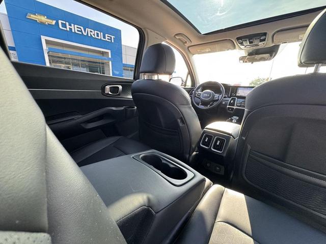 Photo of 2022 Gravity Grey Kia Sorento