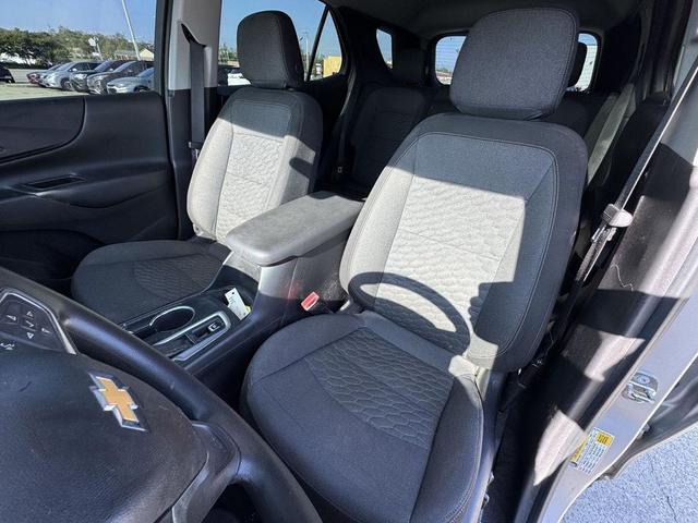 Photo of 2018 Silver Ice Metallic Chevrolet Equinox
