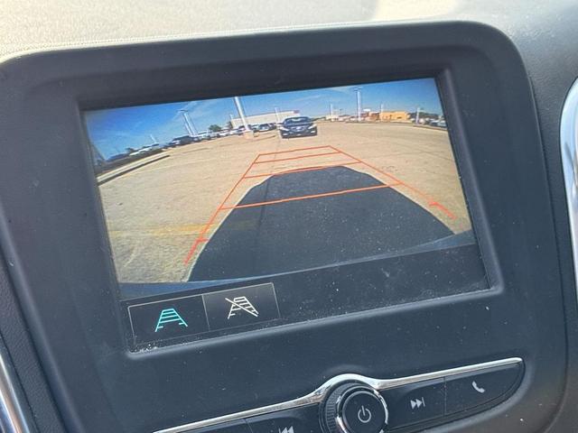 Photo of 2018 Silver Ice Metallic Chevrolet Equinox