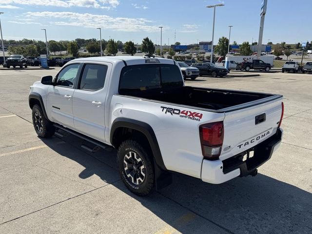 Photo of 2019 Super White Toyota Tacoma