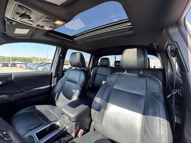Photo of 2019 Super White Toyota Tacoma