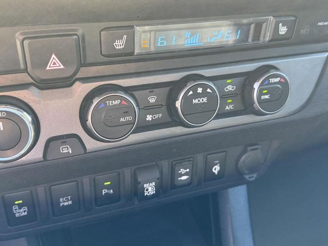 Photo of 2019 Super White Toyota Tacoma