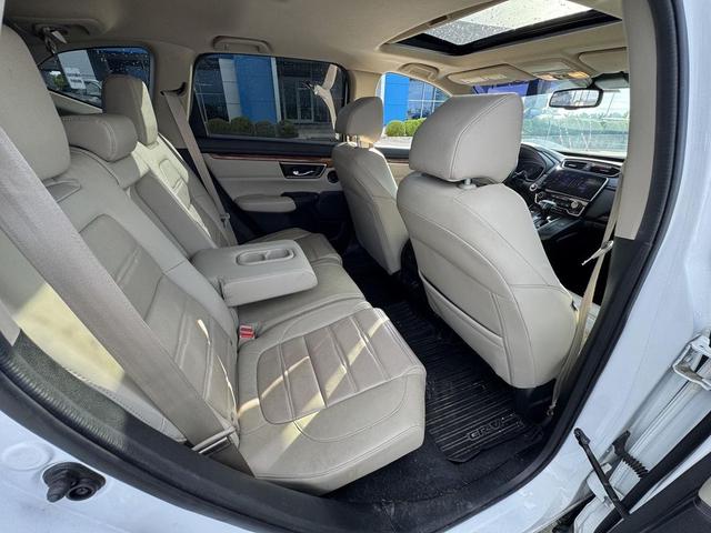 Photo of 2019 Platinum White Pearl Honda CR-V
