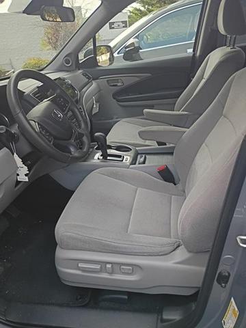 Photo of 2020 Silver Honda Pilot