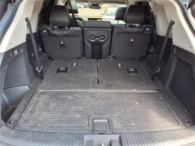 Photo of 2023 White Acura MDX