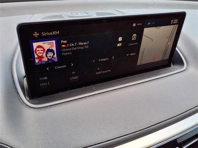 Photo of 2023 White Acura MDX