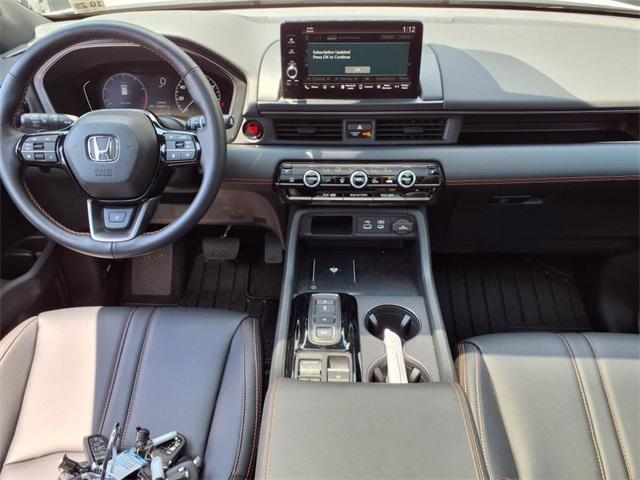 Photo of 2025 White Honda Pilot