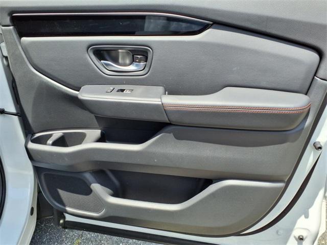 Photo of 2025 White Honda Pilot