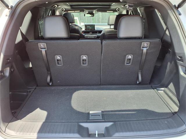 Photo of 2025 White Honda Pilot