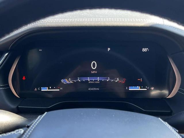 Photo of 2022 Diamond Black Crystal Pearlcoat Jeep Grand Cherokee