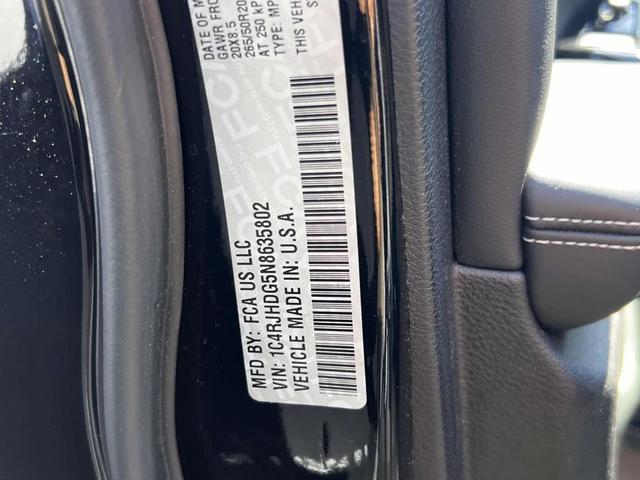 Photo of 2022 Diamond Black Crystal Pearlcoat Jeep Grand Cherokee