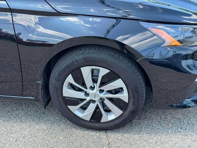 Photo of 2022 Super Black Nissan Altima