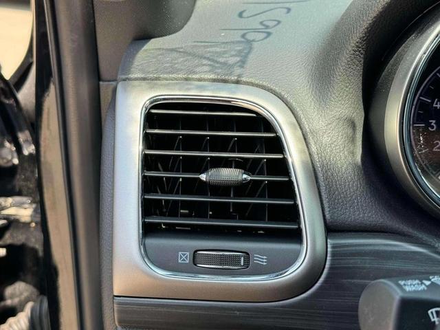 Photo of 2022 Diamond Black Crystal Pearlcoat Jeep Grand Cherokee