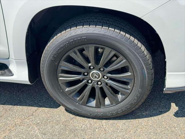 Photo of 2022 Starfire Pearl Lexus GX 460