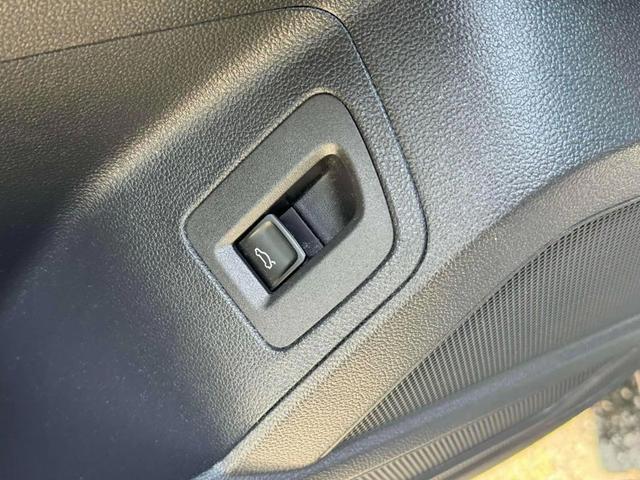 Photo of 2023 Tourmaline Blue Metallic Volkswagen Atlas Cross Sport