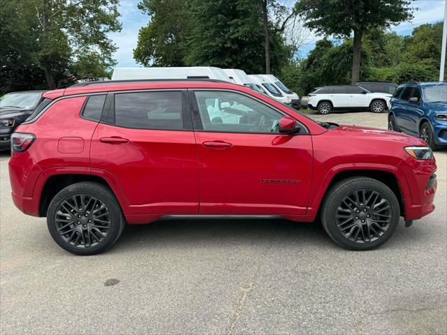 Photo of 2022 Redline Pearlcoat Jeep Compass