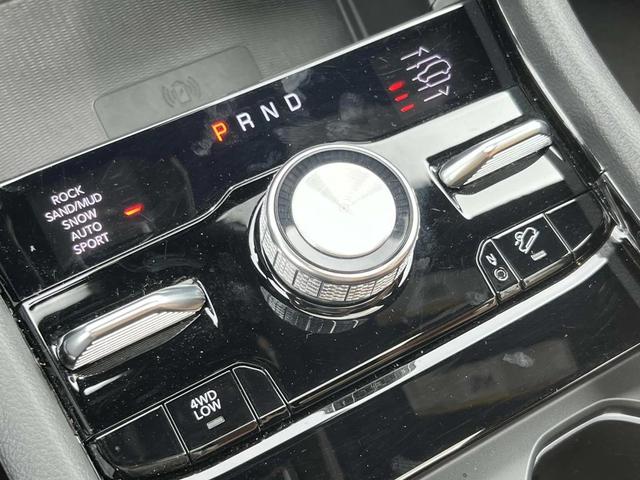 Photo of 2023 Diamond Black Crystal Pearlcoat Jeep Grand Cherokee