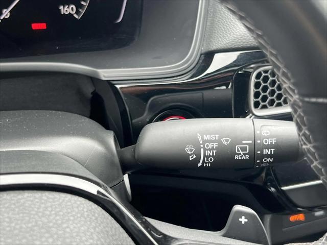 Photo of 2022 Platinum White Pearl Honda Civic