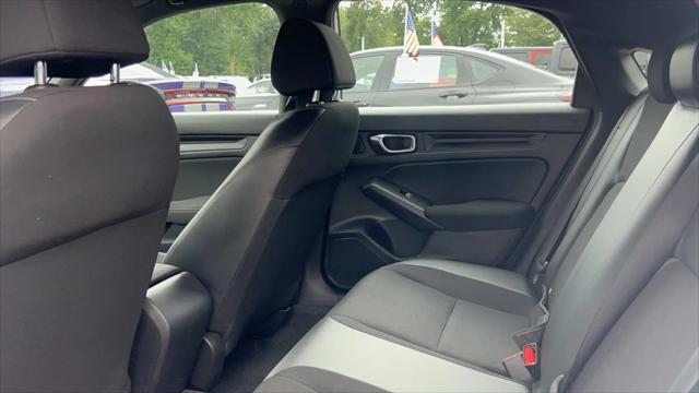 Photo of 2022 Platinum White Pearl Honda Civic