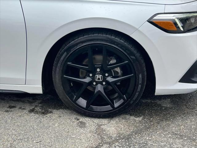 Photo of 2022 Platinum White Pearl Honda Civic