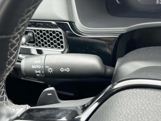 Photo of 2022 Platinum White Pearl Honda Civic